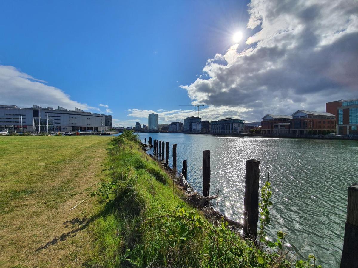 בלפסט Luxury Apartment Marina Views At Titanic Quarter מראה חיצוני תמונה