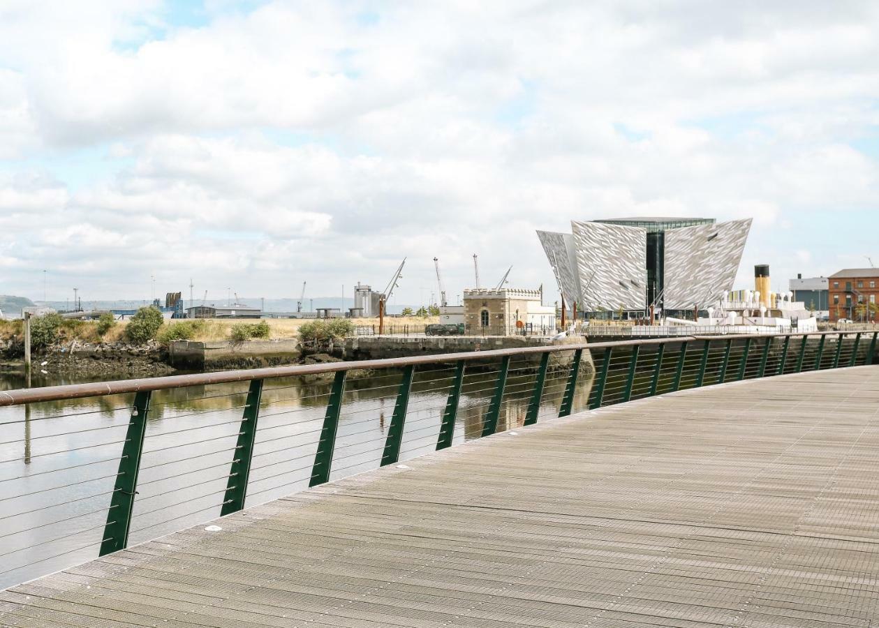 בלפסט Luxury Apartment Marina Views At Titanic Quarter מראה חיצוני תמונה