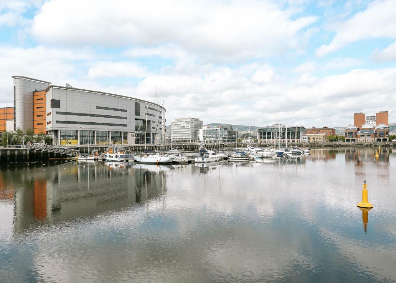 בלפסט Luxury Apartment Marina Views At Titanic Quarter מראה חיצוני תמונה